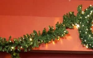 9.5ft XP Connectable Pre-Lit Christmas Garland