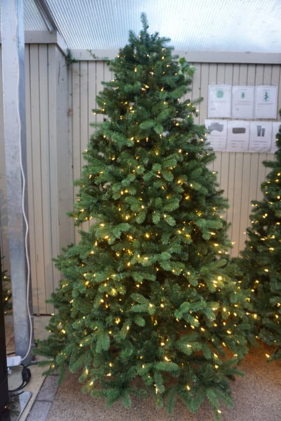 7.5ft Feel Real Newberry Spruce PreLit Artificial Christmas Tree