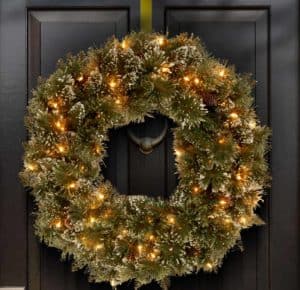 Pre-Lit Christmas Wreaths