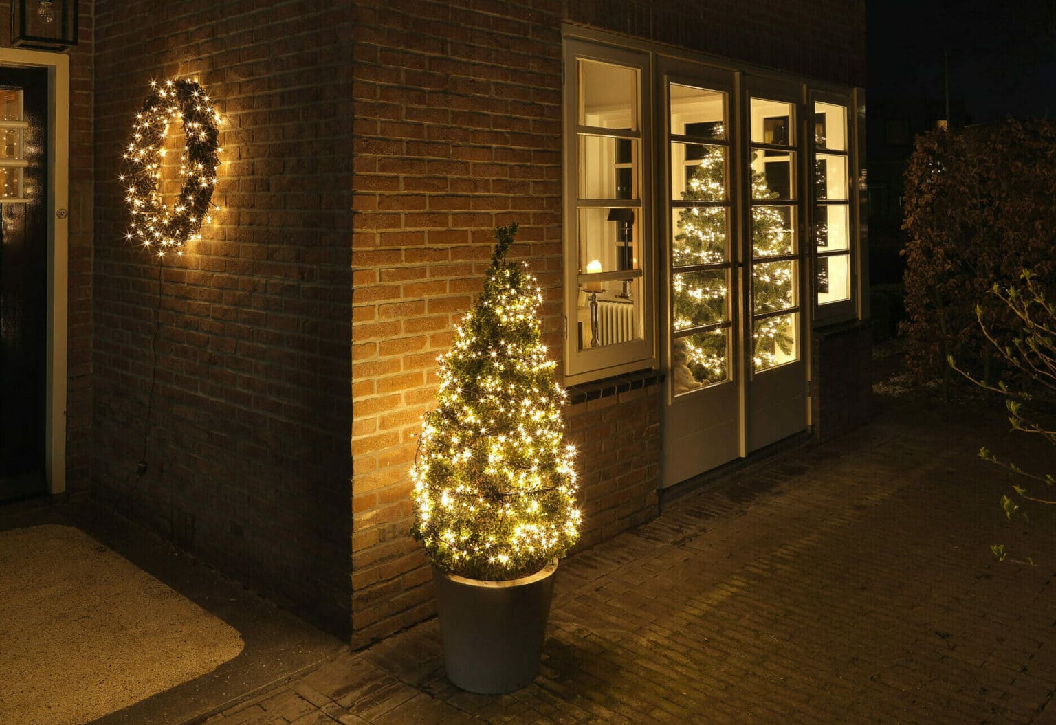 180 LED XP Heavy Duty Connectable Outdoor Cluster Christmas Lights FDL (3m) Twinkle Buy