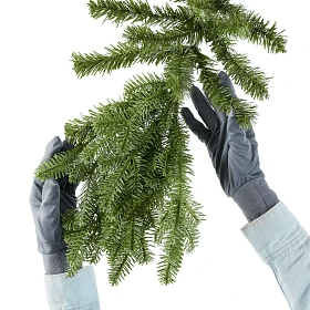 How to Fluff Your Artificial Christmas tree step 1. Christmasland.ie 