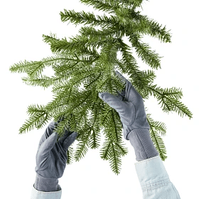 How to Fluff Your Artificial Christmas tree step 3. Christmasland.ie . Christmas Tree on Sale