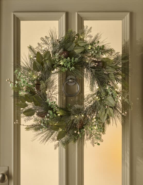 26 inch Mistletoe Pine Pre-Lit Wreath battery operated for sale at Christmasland.ie in Dublin 14. Shop sale now